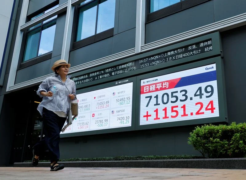 Shares ease as investors ponder US-Iran peace talks; yen nears 40-year lows