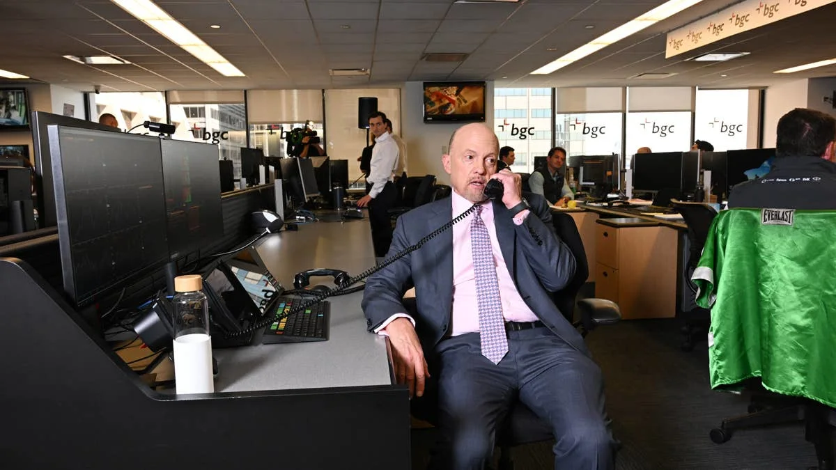 Jim Cramer sends a stern message to SpaceX buyers