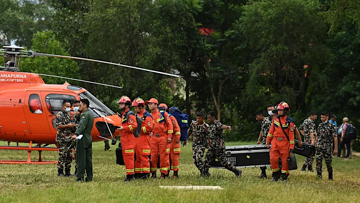 Nepal floods: First Australian rescue workers from New South Wales, Queensland arrive in disaster zone